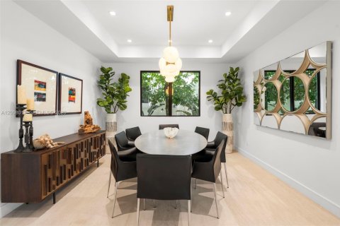 Villa ou maison à vendre à Miami, Floride: 5 chambres, 390 m2 № 2072598 - photo 9