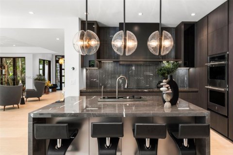 Villa ou maison à vendre à Miami, Floride: 5 chambres, 390 m2 № 2072598 - photo 7