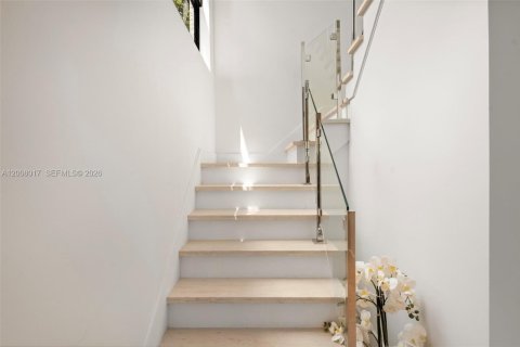Villa ou maison à vendre à Miami, Floride: 5 chambres, 390 m2 № 2072598 - photo 25