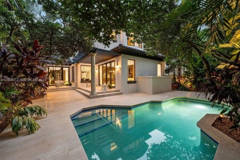 Villa ou maison à vendre à Miami, Floride: 5 chambres, 390 m2 № 2072598 - photo 4