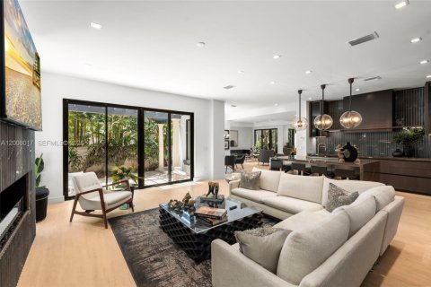 Villa ou maison à vendre à Miami, Floride: 5 chambres, 390 m2 № 2072598 - photo 14