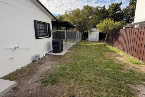 Casa en alquiler en Miami, Florida, 3 dormitorios, 158.49 m2 № 2010746 - foto 18