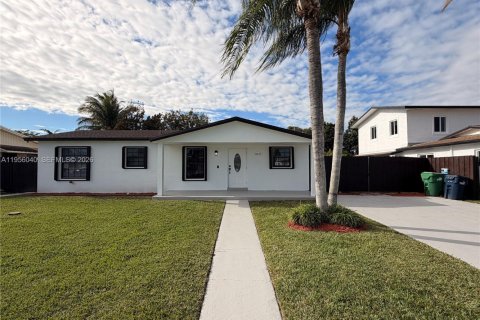 Casa en Miami, Florida 3 dormitorios, 158.49 m2 № 2010746