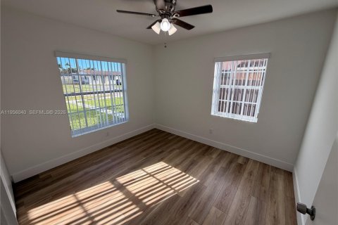Casa en alquiler en Miami, Florida, 3 dormitorios, 158.49 m2 № 2010746 - foto 15
