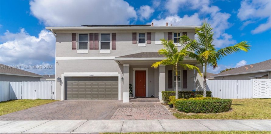 House in Homestead, Florida 4 bedrooms, 201.04 sq.m. № 2041241