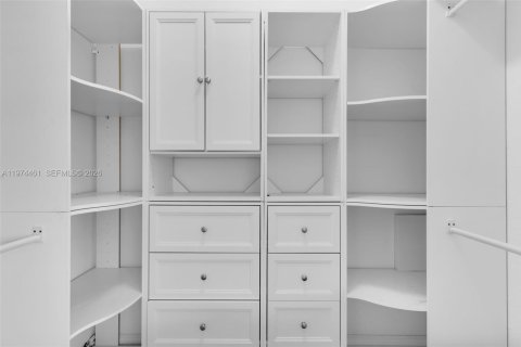 House in Homestead, Florida 4 bedrooms, 201.04 sq.m. № 2041241 - photo 18