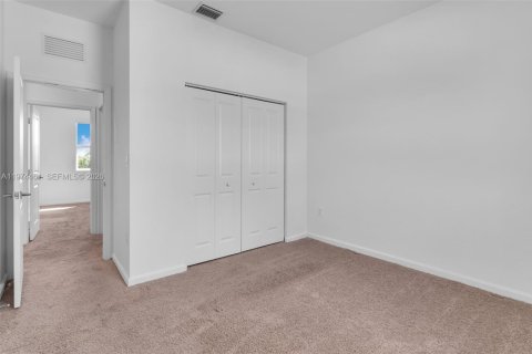 House in Homestead, Florida 4 bedrooms, 201.04 sq.m. № 2041241 - photo 24