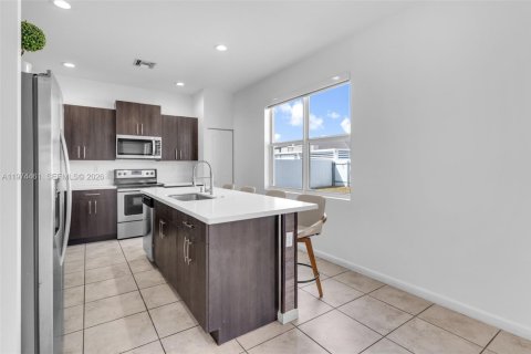 House in Homestead, Florida 4 bedrooms, 201.04 sq.m. № 2041241 - photo 9