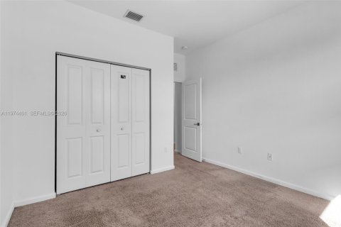 House in Homestead, Florida 4 bedrooms, 201.04 sq.m. № 2041241 - photo 22