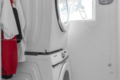 House in Homestead, Florida 4 bedrooms, 201.04 sq.m. № 2041241 - photo 14