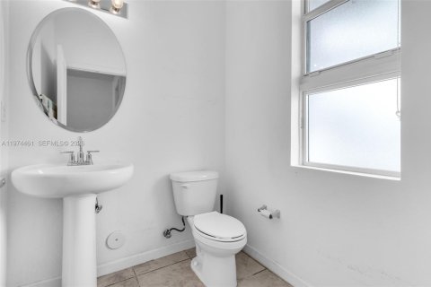 House in Homestead, Florida 4 bedrooms, 201.04 sq.m. № 2041241 - photo 12