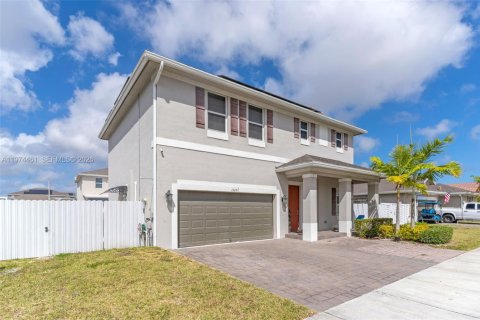 House in Homestead, Florida 4 bedrooms, 201.04 sq.m. № 2041241 - photo 2