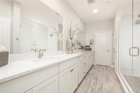 Townhouse in Indian Shores, Florida 3 bedrooms, 213.49 sq.m. № 1513756 - photo 19