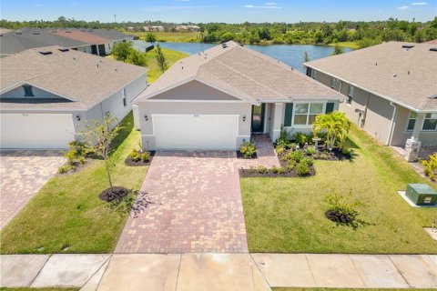 House in Sarasota, Florida 4 bedrooms, 216.74 sq.m. № 1642474 - photo 1