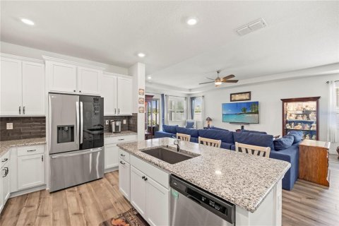 House in Sarasota, Florida 4 bedrooms, 216.74 sq.m. № 1642474 - photo 9