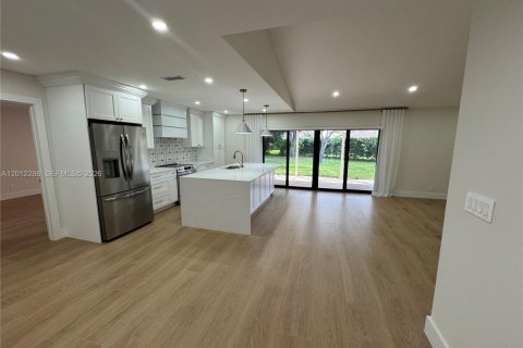 Casa en alquiler en Boca Raton, Florida, 4 dormitorios, 141.21 m2 № 2074772 - foto 2