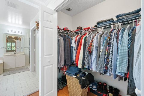 Villa ou maison à vendre à Miramar, Floride: 4 chambres, 231.42 m2 № 2066531 - photo 29