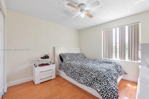 Villa ou maison à vendre à Miramar, Floride: 4 chambres, 231.42 m2 № 2066531 - photo 27