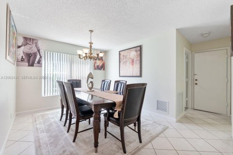 Villa ou maison à vendre à Miramar, Floride: 4 chambres, 231.42 m2 № 2066531 - photo 15