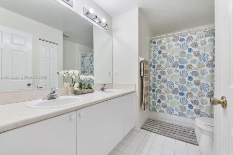 Villa ou maison à vendre à Miramar, Floride: 4 chambres, 231.42 m2 № 2066531 - photo 24