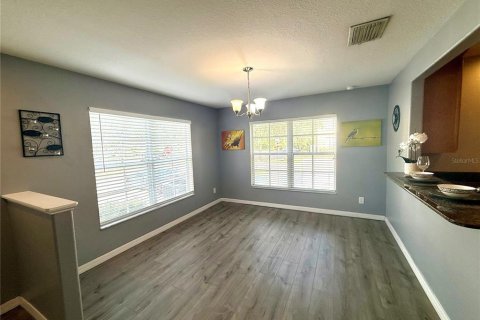 Townhouse in Riverview, Florida 3 bedrooms, 130.81 sq.m. № 2400078 - photo 6