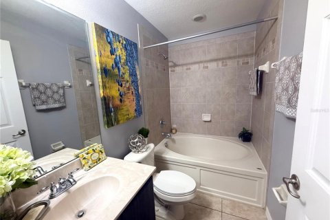 Townhouse in Riverview, Florida 3 bedrooms, 130.81 sq.m. № 2400078 - photo 23