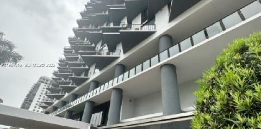 Condominio en Doral, Florida, 2 dormitorios  № 2048958