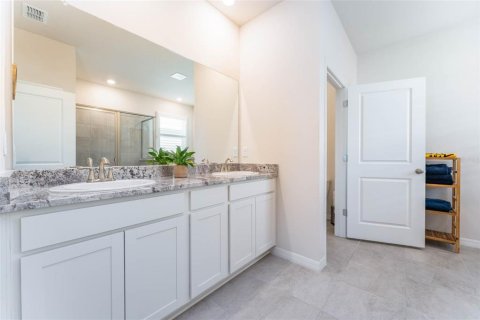 House in Bradenton, Florida 4 bedrooms, 189.99 sq.m. № 2216105 - photo 25