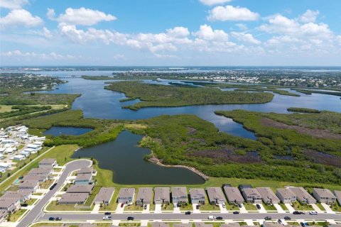 House in Bradenton, Florida 4 bedrooms, 189.99 sq.m. № 2216105 - photo 6