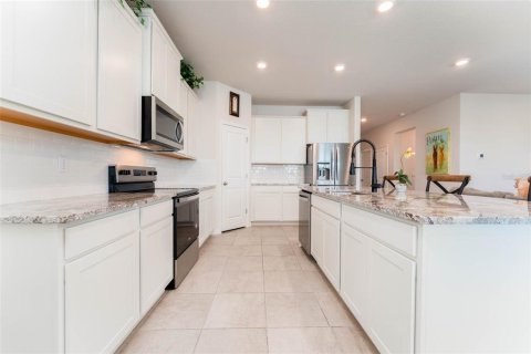House in Bradenton, Florida 4 bedrooms, 189.99 sq.m. № 2216105 - photo 19