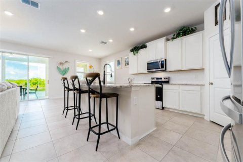 House in Bradenton, Florida 4 bedrooms, 189.99 sq.m. № 2216105 - photo 4