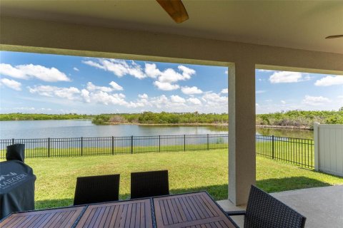 House in Bradenton, Florida 4 bedrooms, 189.99 sq.m. № 2216105 - photo 5