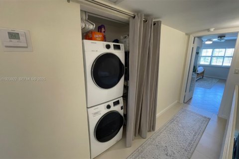 Copropriété à louer à Lauderdale-by-the-Sea, Floride: 2 chambres, 139.35 m2 № 1982729 - photo 14