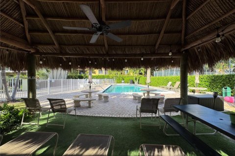 Copropriété à louer à Lauderdale-by-the-Sea, Floride: 2 chambres, 139.35 m2 № 1982729 - photo 24