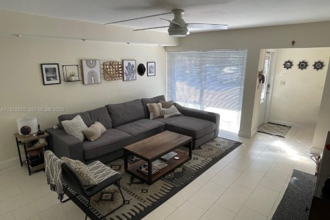 Copropriété à louer à Lauderdale-by-the-Sea, Floride: 2 chambres, 139.35 m2 № 1982729 - photo 3