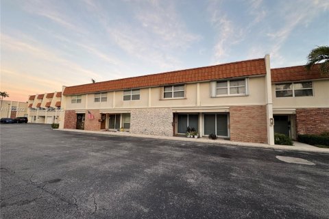 Copropriété à louer à Lauderdale-by-the-Sea, Floride: 2 chambres, 139.35 m2 № 1982729 - photo 18