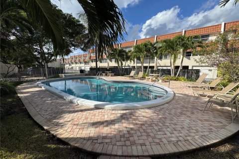 Copropriété à louer à Lauderdale-by-the-Sea, Floride: 2 chambres, 139.35 m2 № 1982729 - photo 25