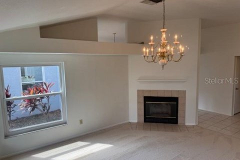 House in Brandon, Florida 3 bedrooms, 182.92 sq.m. № 1803426 - photo 3