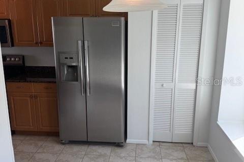House in Brandon, Florida 3 bedrooms, 182.92 sq.m. № 1803426 - photo 12