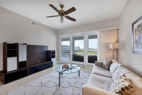 Condo in Placida, Florida, 2 bedrooms  № 1754977 - photo 13