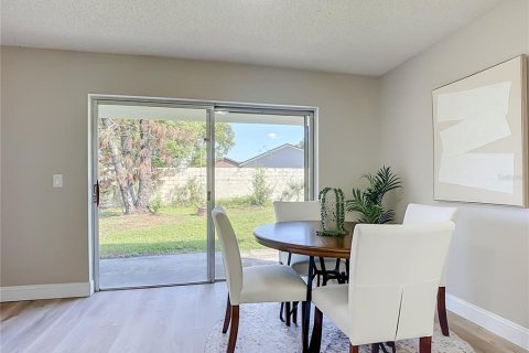 Villa ou maison à vendre à Orlando, Floride: 3 chambres, 111.85 m2 № 2425482 - photo 8