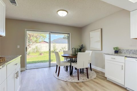Villa ou maison à vendre à Orlando, Floride: 3 chambres, 111.85 m2 № 2425482 - photo 7