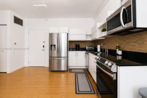 Copropriété à louer à Miami, Floride: 1 chambre, 59.27 m2 № 2269561 - photo 2
