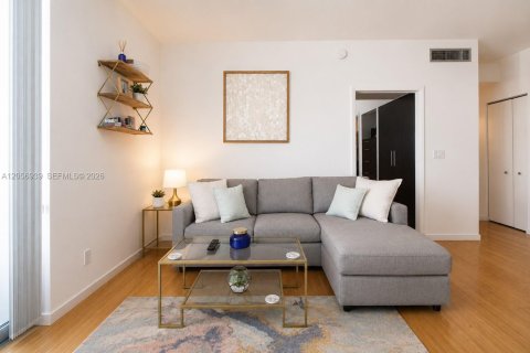 Copropriété à louer à Miami, Floride: 1 chambre, 59.27 m2 № 2269561 - photo 3