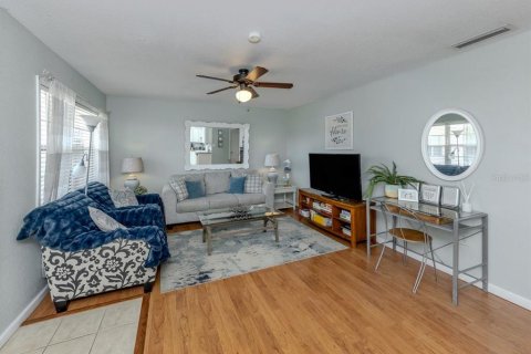 Condominio en venta en Venice, Florida, 2 dormitorios, 65.59 m2 № 2198962 - foto 4