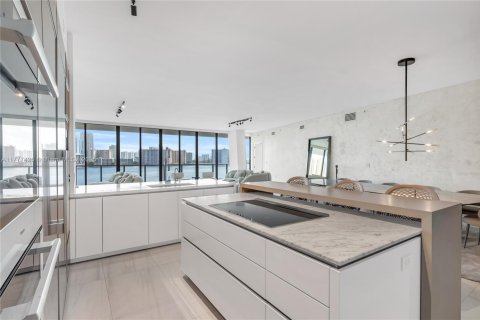 Copropriété à vendre à Aventura, Floride: 4 chambres, 317.26 m2 № 1936369 - photo 14