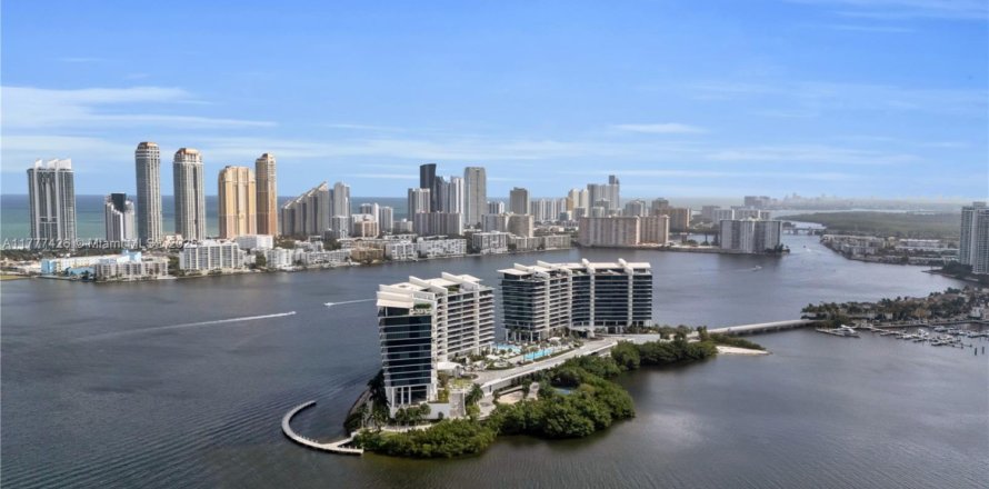Condo à Aventura, Floride, 4 chambres № 1936369