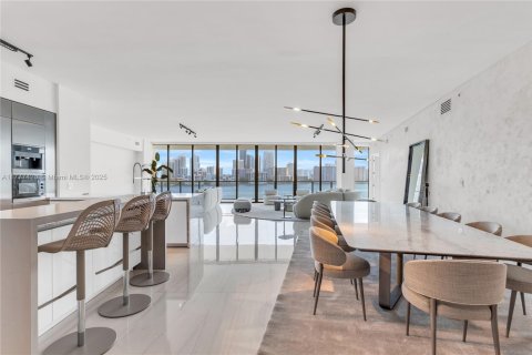 Copropriété à vendre à Aventura, Floride: 4 chambres, 317.26 m2 № 1936369 - photo 17