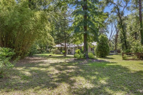 House in Fort White, Florida 3 bedrooms, 135.27 sq.m. № 1810723 - photo 29