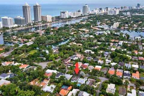 Villa ou maison à vendre à Miami Beach, Floride: 3 chambres, 158.12 m2 № 2262571 - photo 2